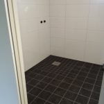 Fredriksbergs Golv & Kakel våtrumsbehörighet Vi utför renovering av badrum, källare, kök, flytspackling, kakel, golv, eps, golvläggning, mattläggning i Vänersborg, Trollhättan